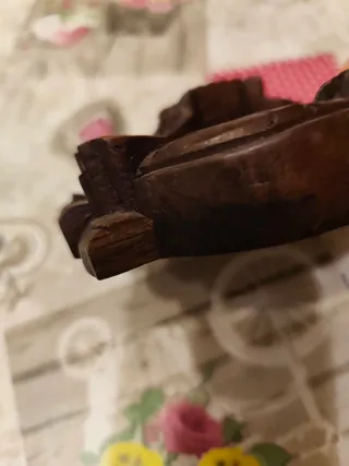 Cenicero antiguo tallado madera