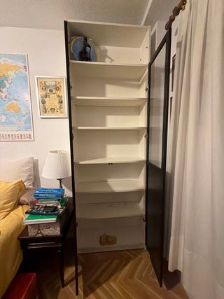 Estantería Billy con puertas y cristal