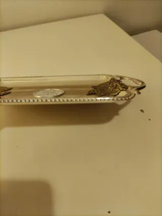 Bandeja decorativa metal dorada y plateada