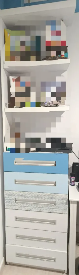 Mueble de dormitorio azul y blanco