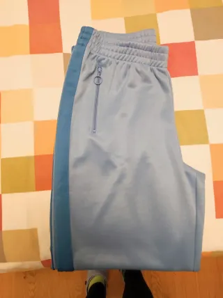 Pantalones de chándal azul Pimkie talla M grande.