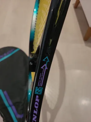 Raqueta Dunlop Revelation con funda