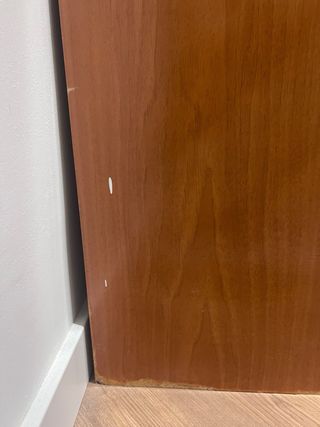 Cómoda de madera y mesitas de noche