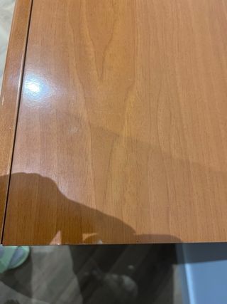 Cómoda de madera y mesitas de noche