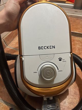 Aspiradora Becken con accesorios