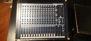 Mesa de Mezclas Behringer Eurorack MX 2804A