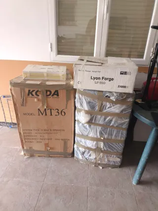 Altavoces KODA MT36 + Amplificador + Mesa