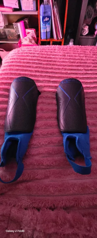 Se regala Espinilleras de protección deportiva