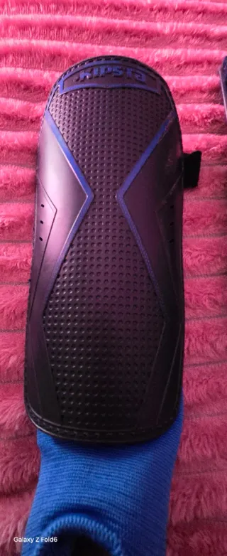 Se regala Espinilleras de protección deportiva