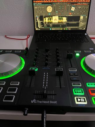 Controladora DJ The Next Beat by Tiësto