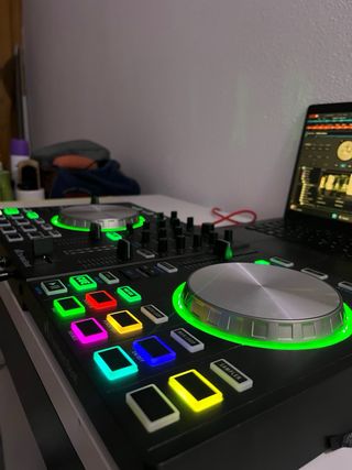 Controladora DJ The Next Beat by Tiësto