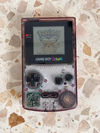 Game Boy Color morada transparente funcional