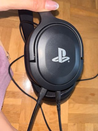 PS5 Slim + Cuffie + Fifa 24 + 2 controller (uno con drift)