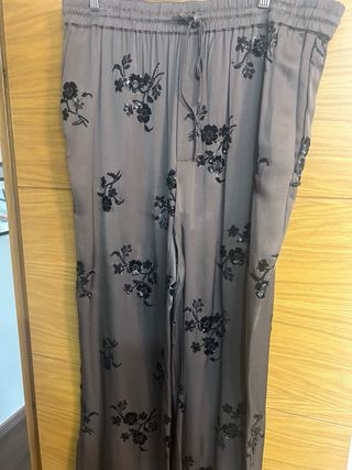 Pantalón Zara lentejuelas floral gris XXL