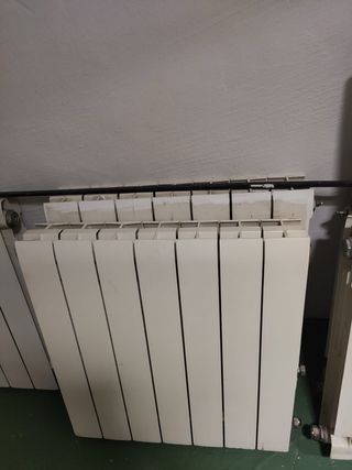 Radiador de gas blanco metal