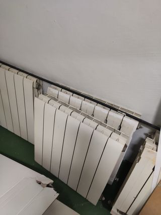 Radiador de gas blanco metal