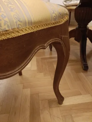 Mesa y sillas Sillas de comedor de madera antiguas