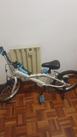 Bicicleta infantil Btwin blanca