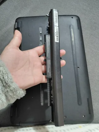 Portátil HP i3 Rojo