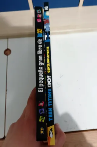 2 cómics de Teen Titans Go! Vol 12 y el Gran libro