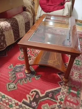 Mesa de centro de madera y cristal