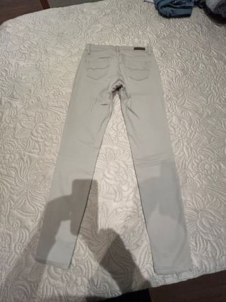 Pantalón beige