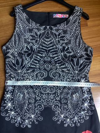 Abito Desigual donna nero con fiori rossi