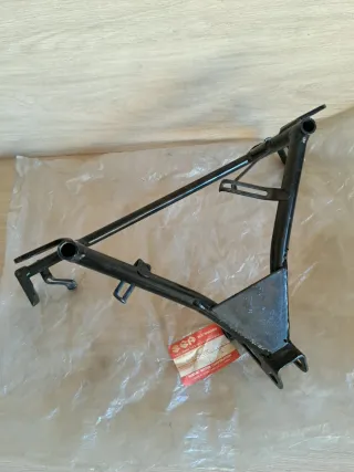 Araña Suzuki RGV 250 VJ22