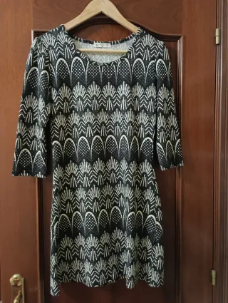 Vestido corto estampado INSIDE talla S