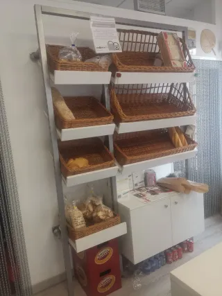 Mobiliario de cafetería, pastelería.