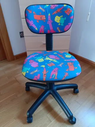 Silla infantil escritorio con divertido estampado