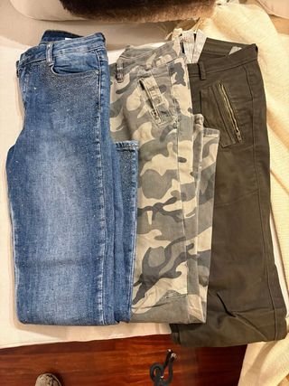 Pantalones pitillo vaqueros y camuflaje