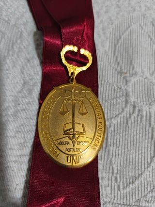 Lotes de medallas y cintas al Mérito Perú, Ecuador