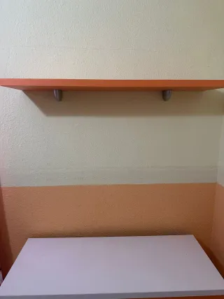 Cómoda juvenil con estantería