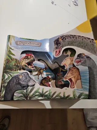 Libro dinosaurios 3D