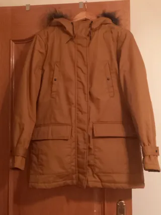 Abrigo mujer color mostaza