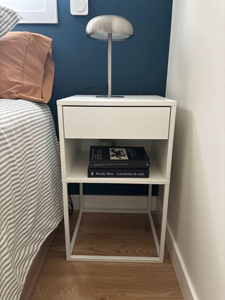 2 comodini Ikea Vikhammer bianchi