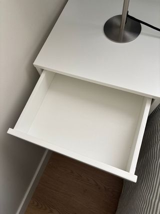 2 comodini Ikea Vikhammer bianchi