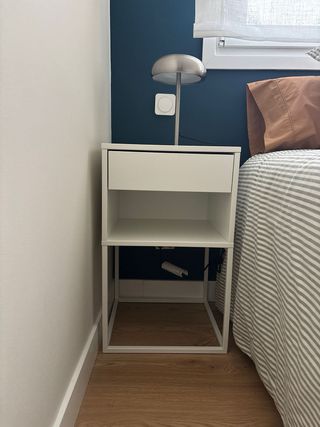 2 comodini Ikea Vikhammer bianchi