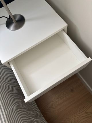 2 comodini Ikea Vikhammer bianchi