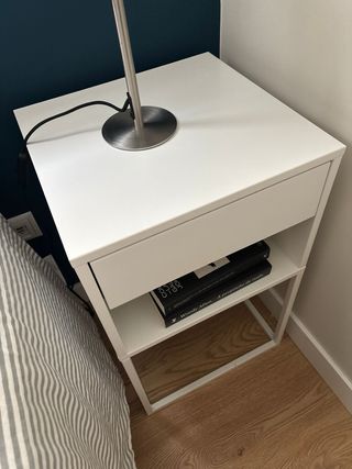 2 comodini Ikea Vikhammer bianchi