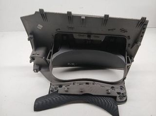 Tapa cuadro renault 227977 682400017r master doka