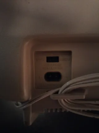 Televisor pequeño Sanyo Retro