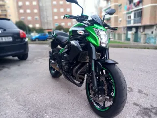 Kawasaki ER-6N 2016 limitada.