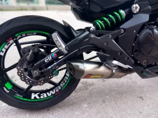 Kawasaki ER-6N 2016 limitada.