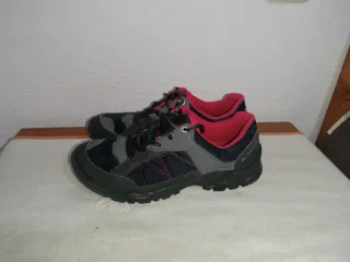 Zapatillas de Montaña Grises y Rojas