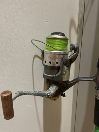 Caña de pescar con carrete