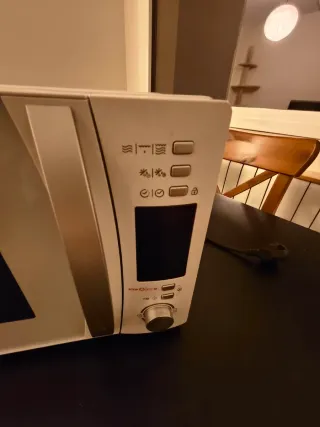 Microondas Candy Blanco