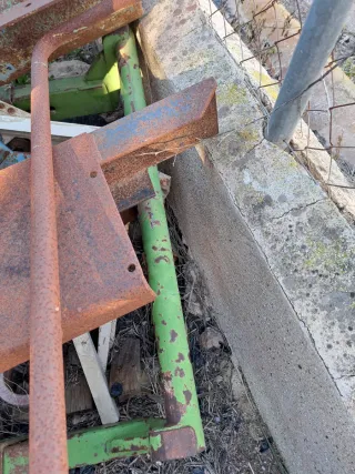 Soporte de pala metálico