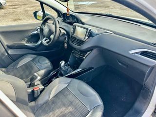 Peugeot 2008 1.2 Gasolina 110cv.